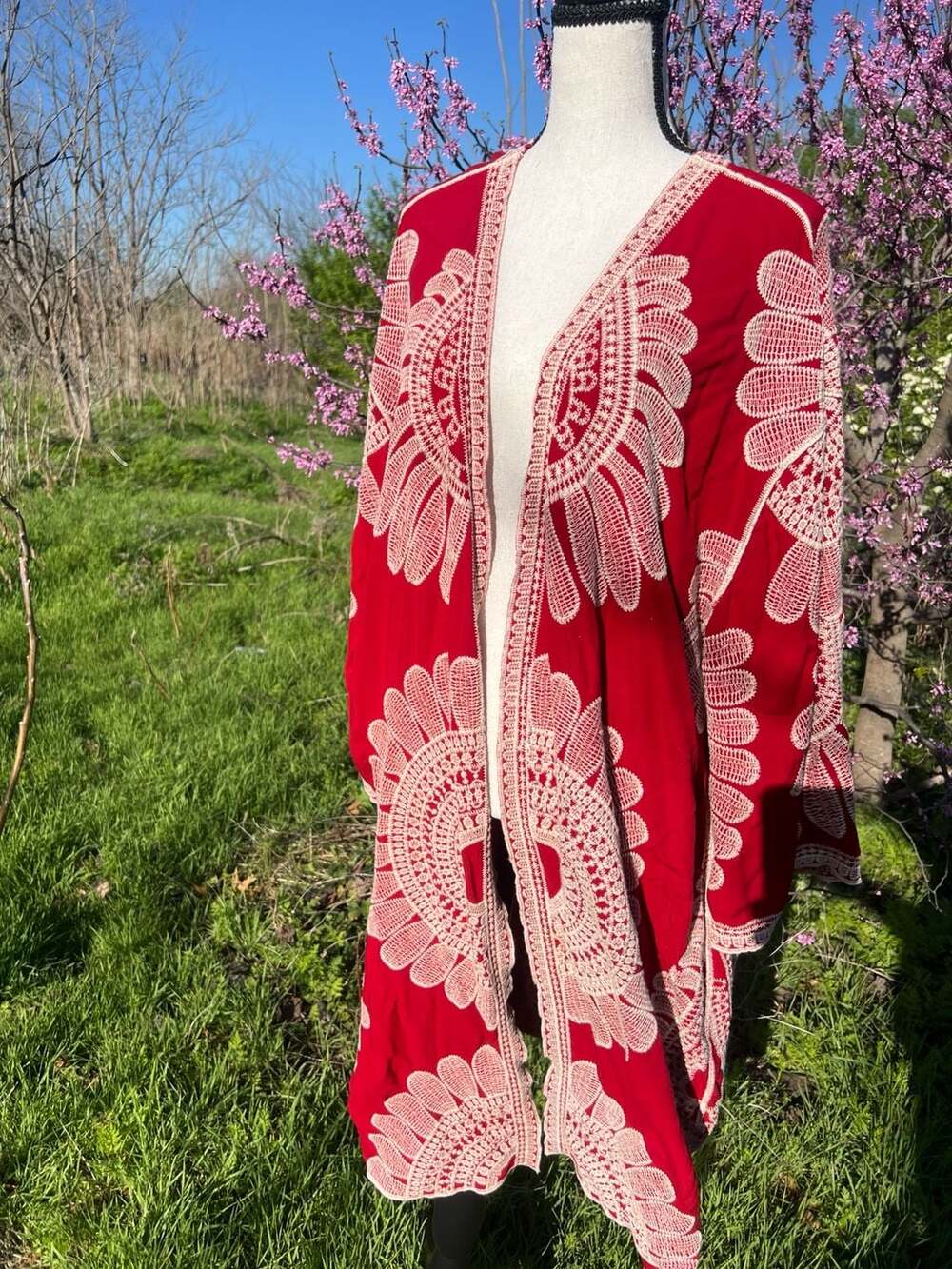 Catherines Est. 1946 Red Embroidered Medallion Open Front Duster Kimono - Picture 2 of 12